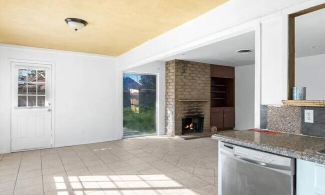 Building Photo - 43937 Halcom Ave