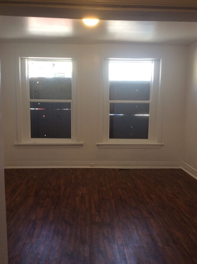 Foto del edificio - Coming Soon! Downtown York! Laundry Included!