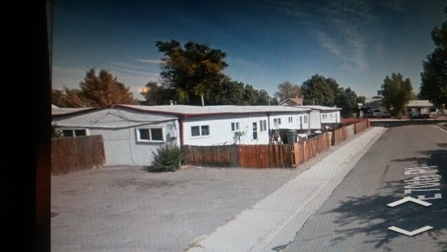 Estacionamiento en la calle - 7059 Niagara St