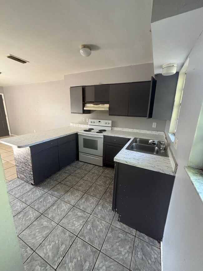 Foto del edificio - 929 33rd Ave W