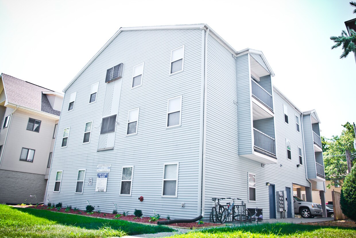 Foto principal - 311 E Clark St