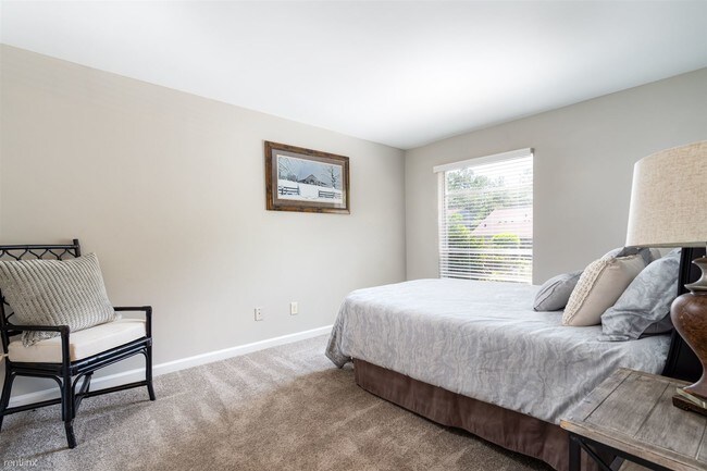 Building Photo - 2642 Embarcadero Dr