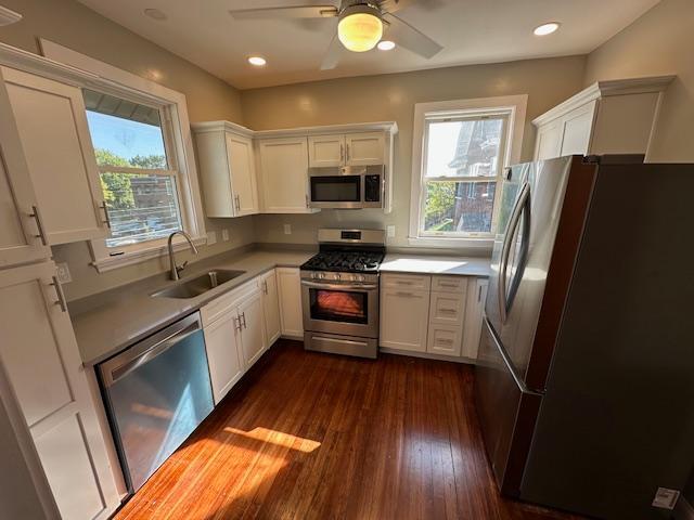 Foto del edificio - 3966 Regent Ave