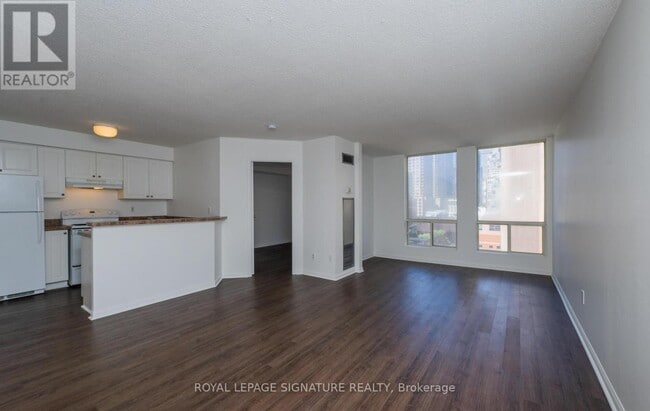Building Photo - 25-825 Grenville St