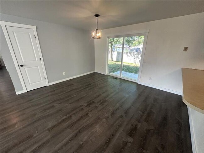 Foto del edificio - Three Bedroom House for Rent in Everson wi...