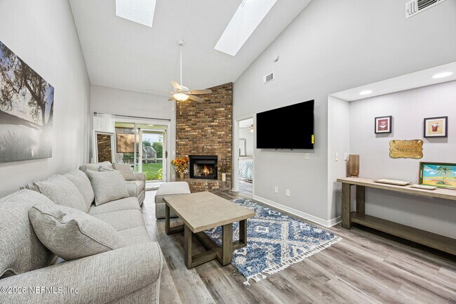 Foto del edificio - 12036 Arbor Lake Dr