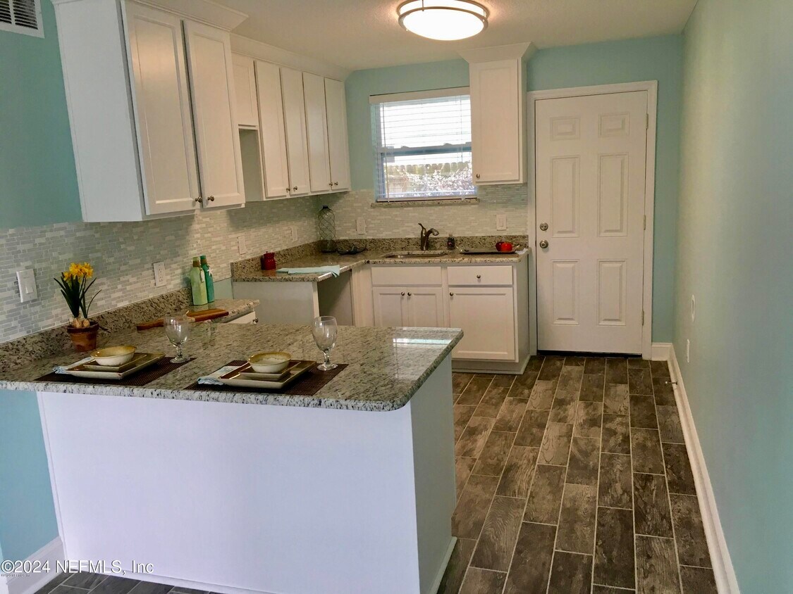 Foto principal - 328 15th St N