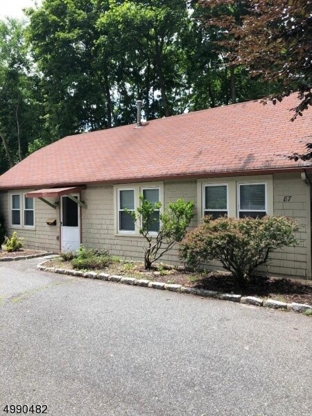 Foto principal - 87 W Northfield Rd