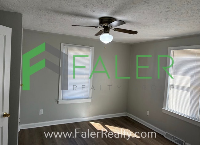 Building Photo - Charming Kettering Home