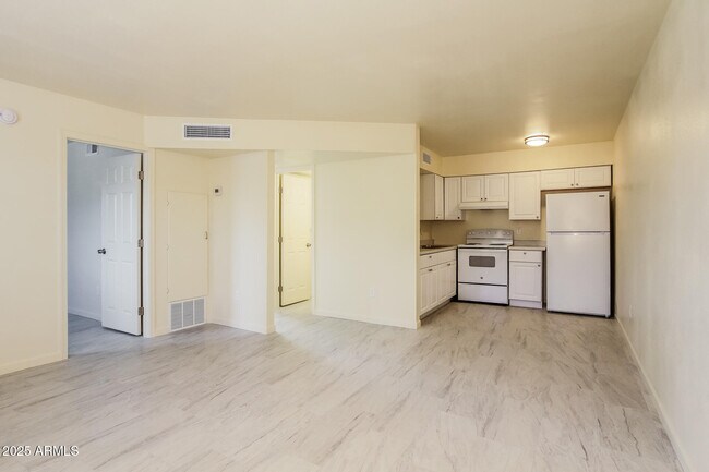 Foto del edificio - 2615 E Greenway Rd