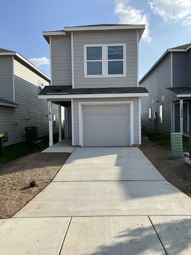 Building Photo - 11810 Spiderwort Rdg