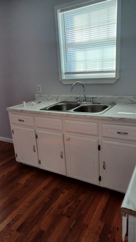 Building Photo - 1022 E Monroe Ave