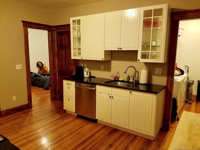 Building Photo - 83 Foster St