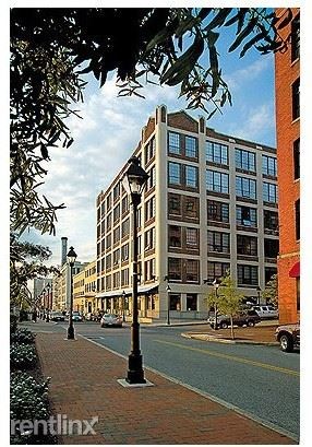 Building Photo - 2220 E Cary St