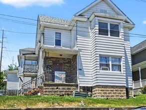 Building Photo - 1403 N Sumner Ave