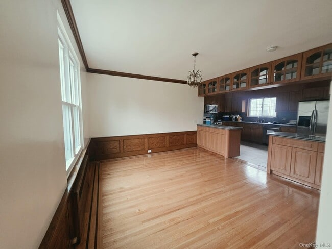 Building Photo - 180-15 Dalny Rd