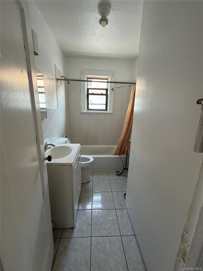 Foto del edificio - 107-11 129th St
