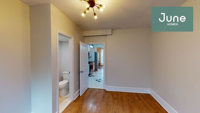 Foto del edificio - ROOM ONLY in 3-bed/1.5-bath Home