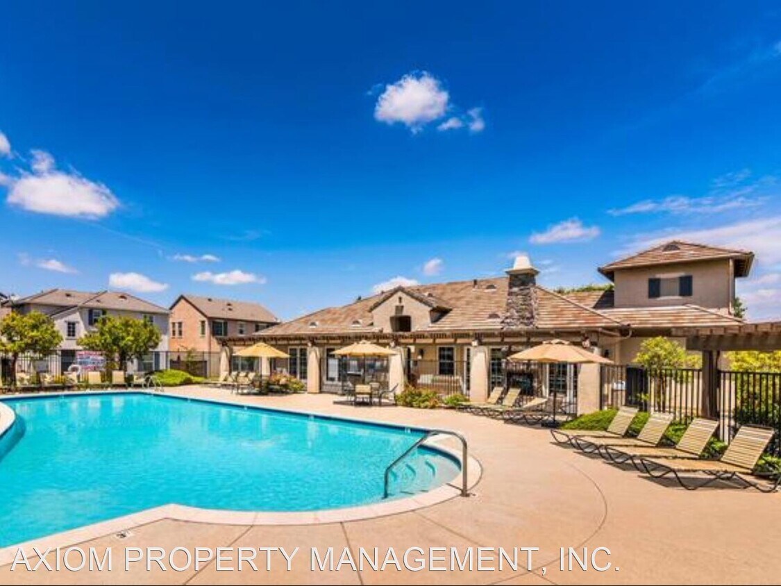 2 br, 2.5 bath House 224 Chambord Way House Rental in Roseville, CA