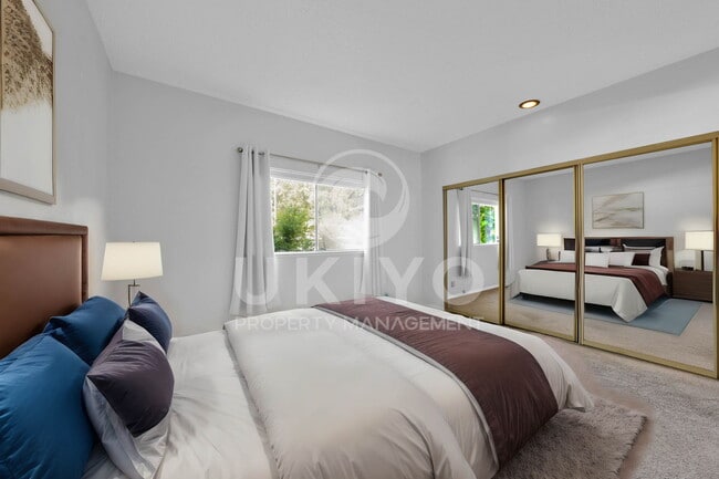 Building Photo - 8683 Mountain Blvd