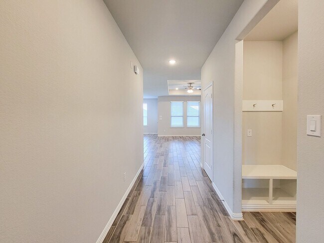 Building Photo - 31419 Horseshoe Meadow Bend Ln