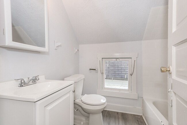 Building Photo - 2307 Garden Ave