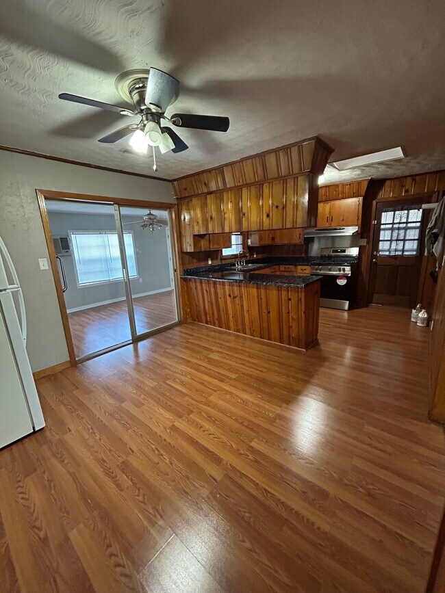 Building Photo - 2516 S Sarullo Cir