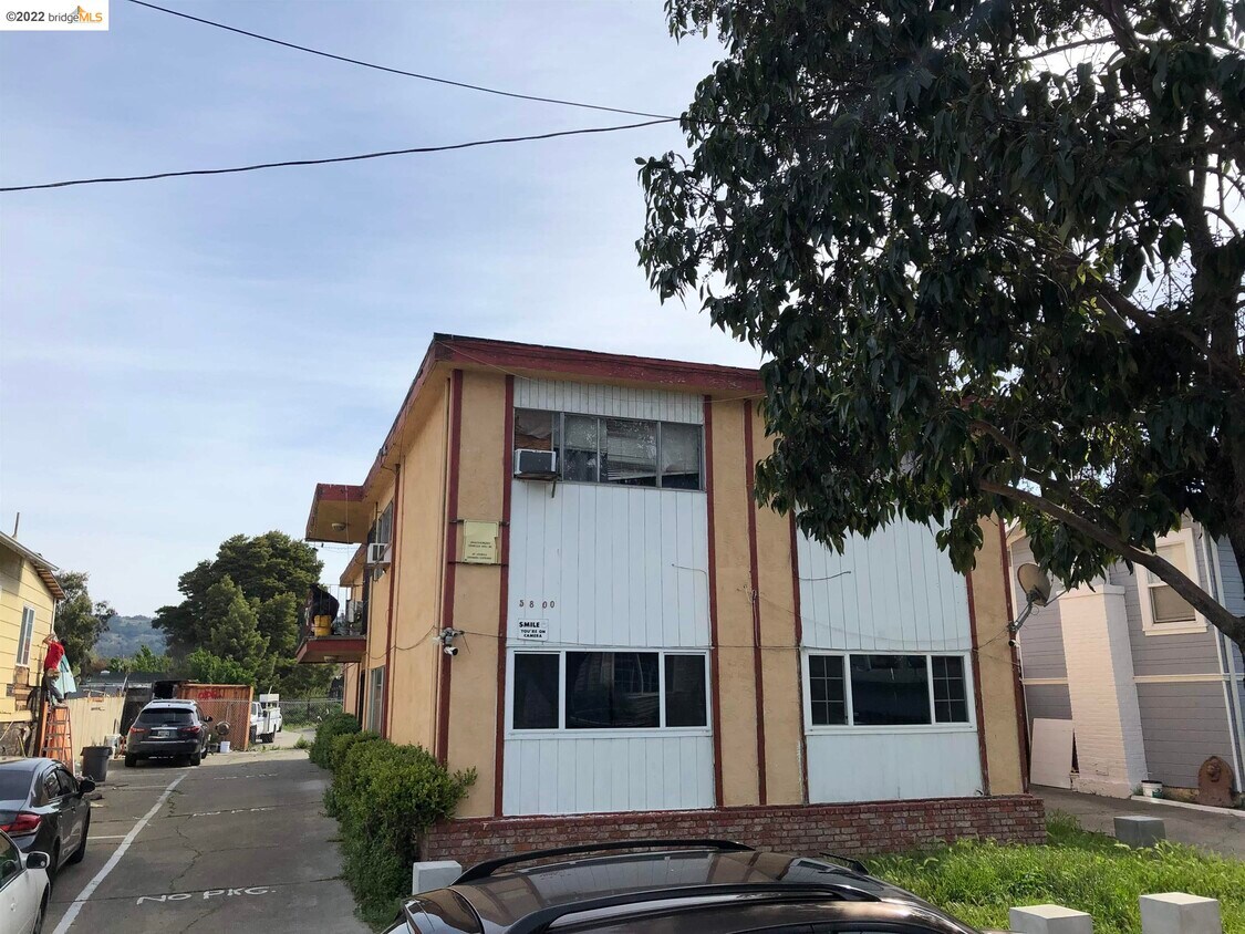 Primary Photo - 5800 E 17th St