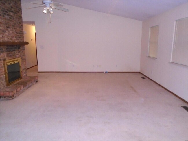 Building Photo - 2301 Stonecastle Ave