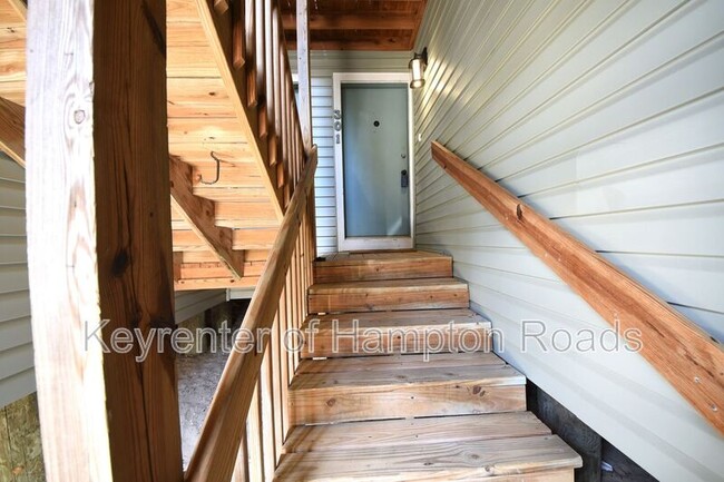 Building Photo - 9716 7th Bay St