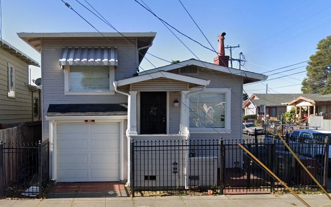 2 Bed 1 Bath House in Oakland - Coming soo... - 2 Bed 1 Bath House in Oakland - Coming soo...