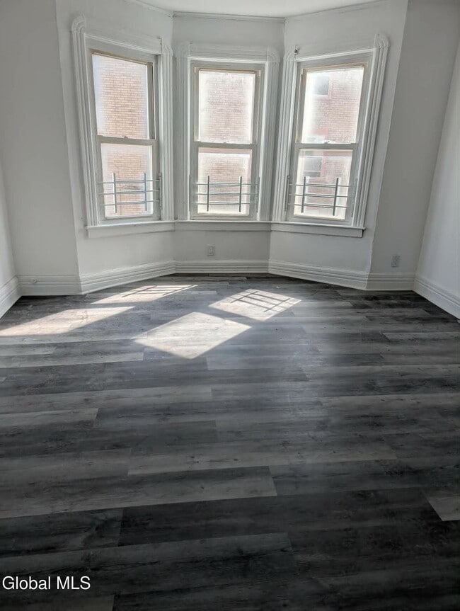 Building Photo - 120 Degraff St