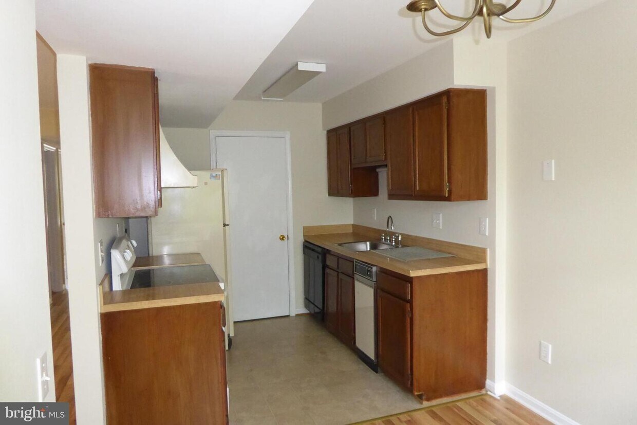 Primary Photo - 20216 Shipley Terrace