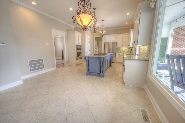Building Photo - 3771 Waterford Dr