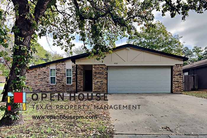Primary Photo - 4701 Crestmont Ct, Arlington