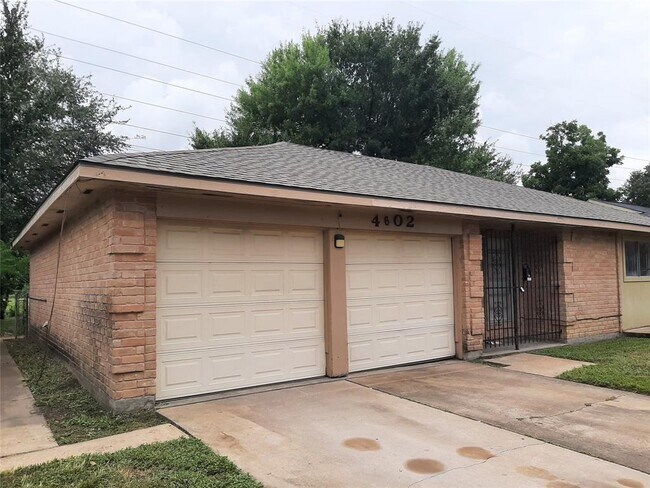 Foto del edificio - 4602 Knottynold Ln