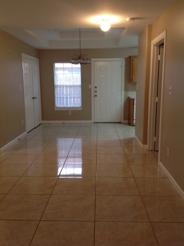 Foto principal - 2504 Redbud Ave