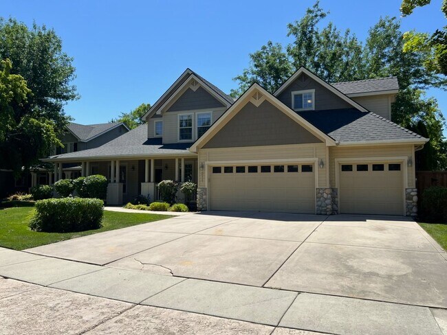 Foto del edificio - Beautiful 4 bed 3.5 bath home in Eagle jus...