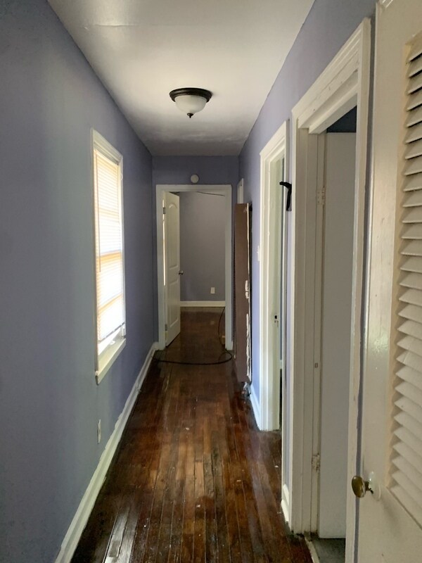 Building Photo - 291 Red Oak St