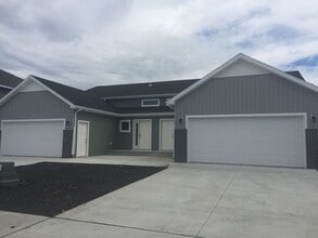 Building Photo - 907 Eaglewood Ave