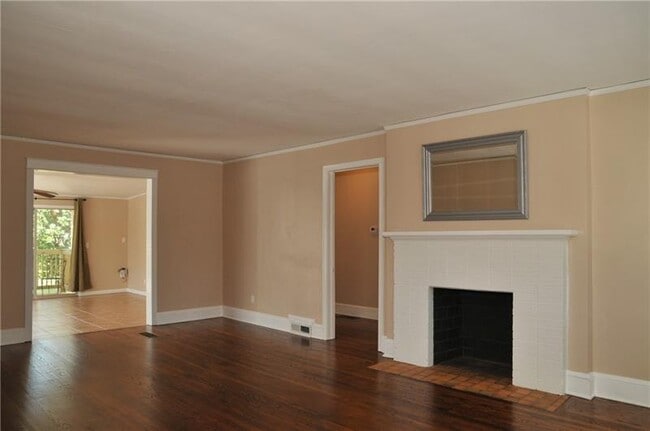 Building Photo - 15 Dartmouth Ave