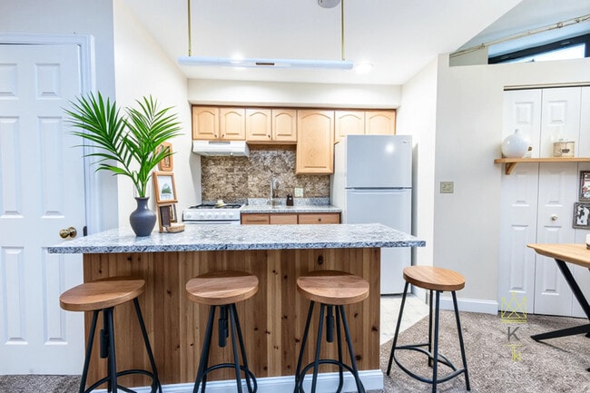 Building Photo - 1100 Beacon St