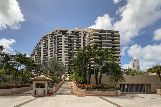 Foto del edificio - 520 Brickell Key Dr