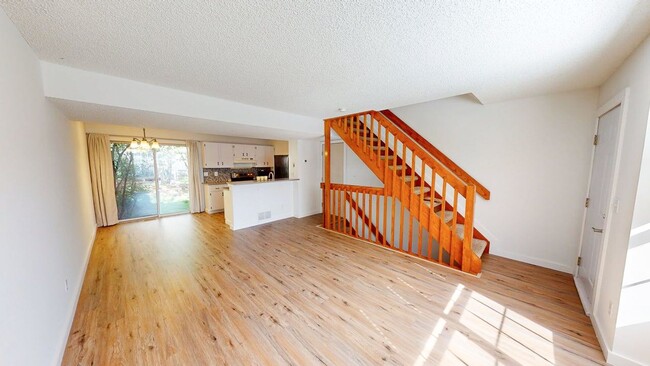 Building Photo - 5127 Singleton Dr