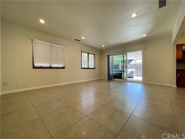 Foto del edificio - 21517 Pathfinder Rd
