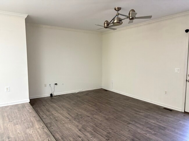 Building Photo - 2256 Forest Acres Dr