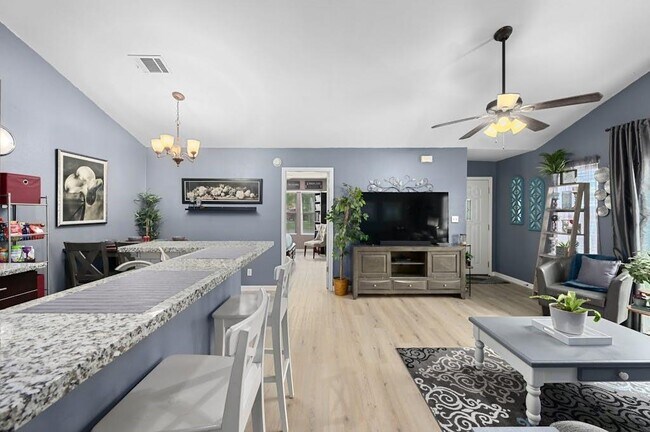 Foto del edificio - 16113 Fitchburg Cir