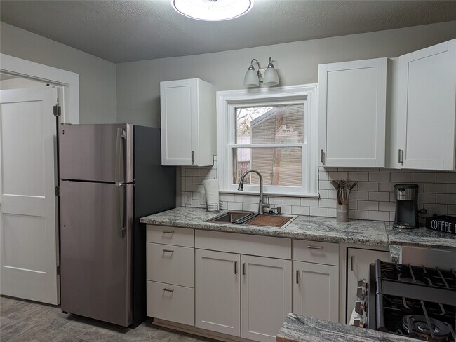 Foto del edificio - 418 Waco Ave