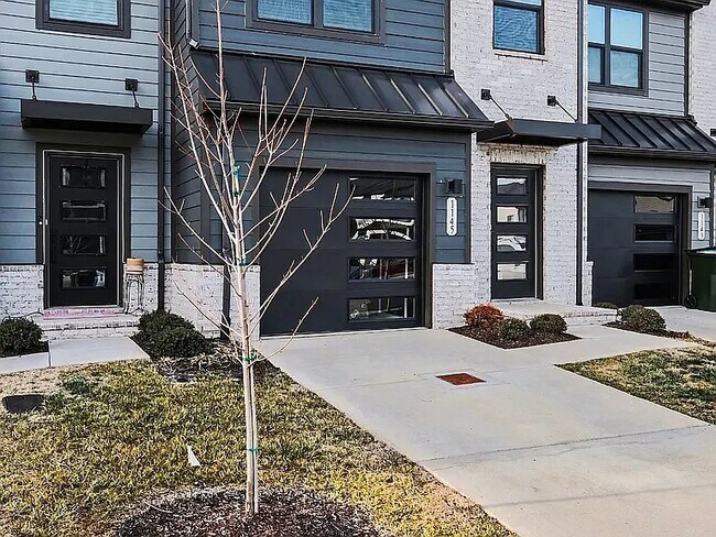 Foto del edificio - 1145 Riverbrook Dr