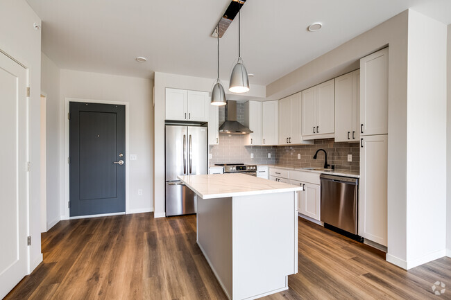 1BR, 1BA - 686SF - Spruce - The 85 at Midland Terrace